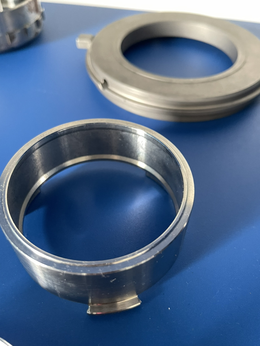 鍛造からの削り出し 電子部品 半導体 タイ工場