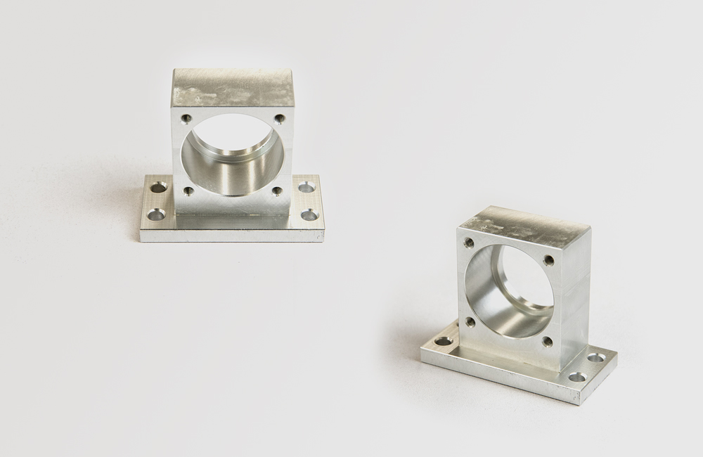 ブラケット機械加工