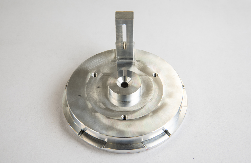 ロボットの関節部分 機械加工